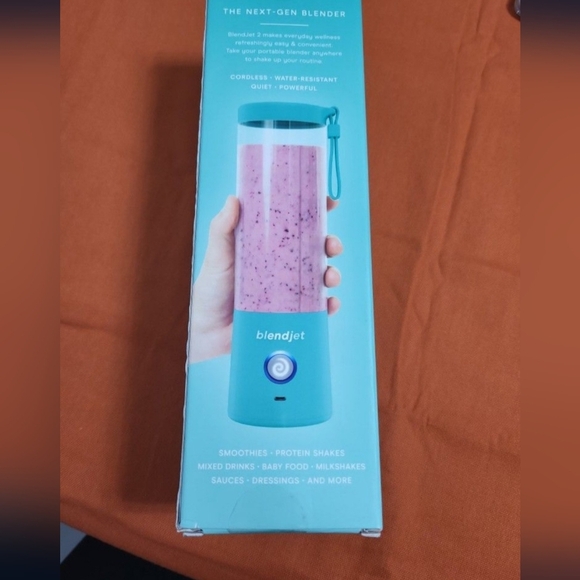BlendJet Portable Blender in Blue - Picture 2 of 4
